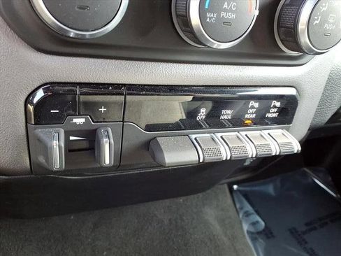 Used 2023 RAM 1500 Big Horn AWD/4WD image 31