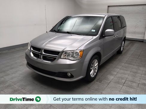 Used 2020 Dodge Grand Caravan SE FWD image 1