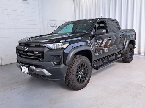 Used 2024 Chevrolet Colorado Trail Boss w/ Advanced Trailering Package AWD/4WD image 2