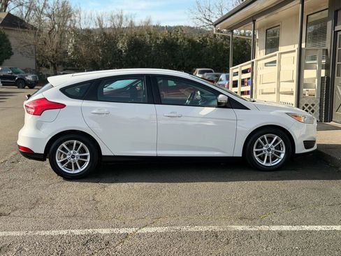 Used 2015 Ford Focus SE image 8