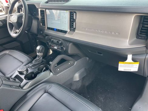 New 2026 Ford Bronco Outer Banks w/ Sasquatch Package AWD/4WD image 24