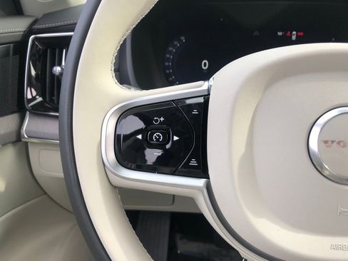 New 2026 Volvo XC90 B6 Ultra w/ Protection Package image 22