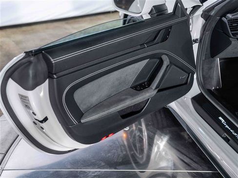 Certified 2024 Porsche 911 Targa 4 GTS image 31