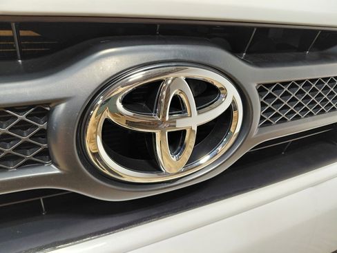 Used 2014 Toyota Tacoma 4x4 Double Cab image 16