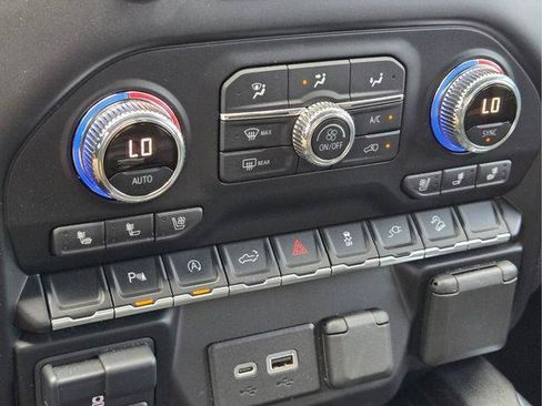 Certified 2021 GMC Sierra 1500 AT4 w/ AT4 Premium Package AWD/4WD image 28