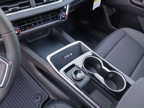 New 2026 Chevrolet Equinox LT image 11