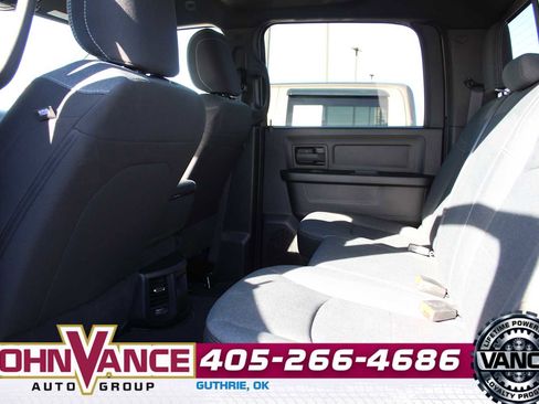 Used 2024 RAM 3500 Tradesman w/ Chrome Appearance Group image 24