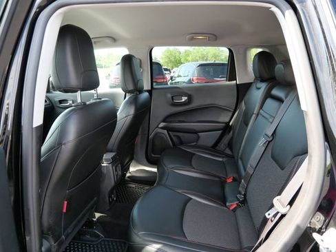 Used 2019 Jeep Compass Trailhawk w/ Popular Equipment Group AWD/4WD image 8