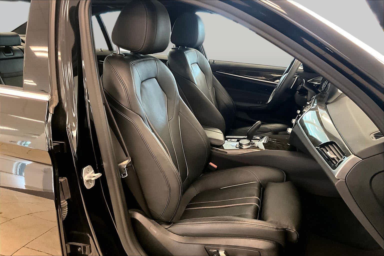 Used 2019 BMW 540i w/ Convenience Package RWD image 8