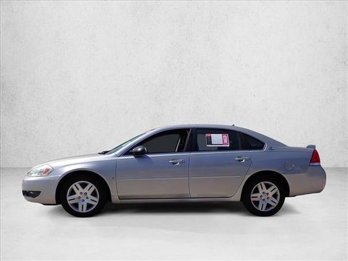 Used 2008 Chevrolet Impala LT FWD image 2