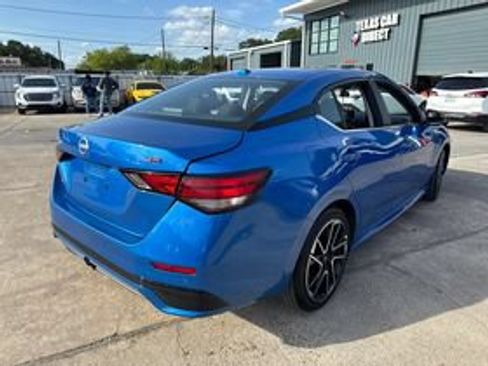 Used 2025 Nissan Sentra SR FWD image 8