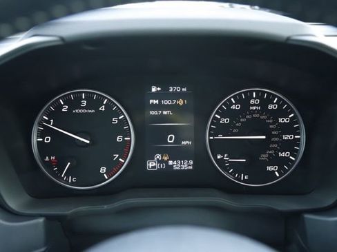 Used 2025 Subaru Forester Premium image 31