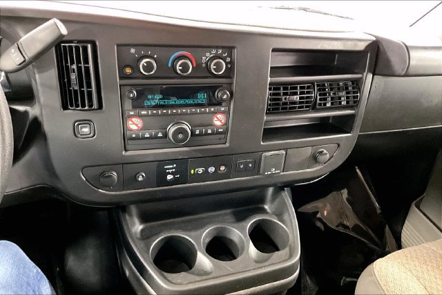 Used 2025 Chevrolet Express 3500 LT w/ LT Preferred Equipment Group RWD image 4