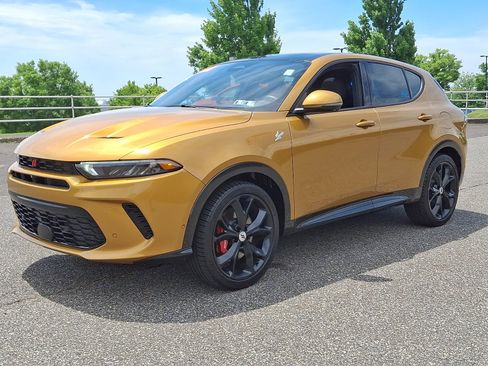 Certified 2024 Dodge Hornet R/T Plus w/ Track Pack AWD/4WD image 3