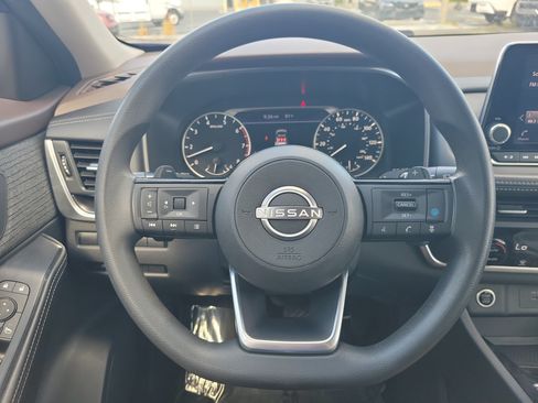 Certified 2023 Nissan Rogue SV FWD image 22