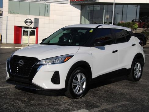 Certified 2025 Nissan Kicks Play S FWD image 6