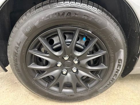 Used 2022 Nissan Altima 2.5 S FWD image 11