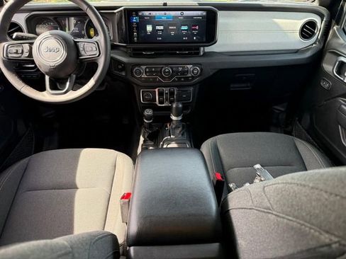 Used 2024 Jeep Wrangler Unlimited w/ Convenience Group AWD/4WD image 11