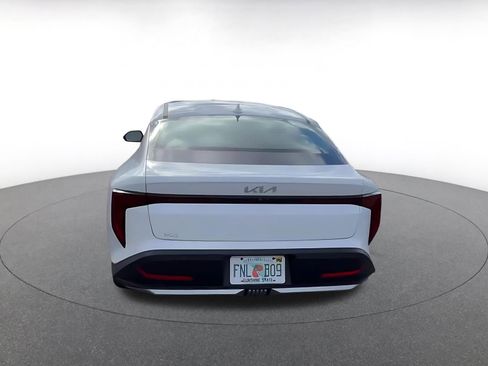 Used 2025 Kia K4 LXS image 12