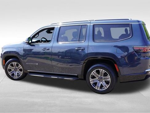 Used 2024 Jeep Wagoneer Series II w/ Flexible Seating Group AWD/4WD image 9