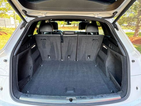 Used 2018 Audi SQ5 Premium Plus w/ Navigation Package image 11