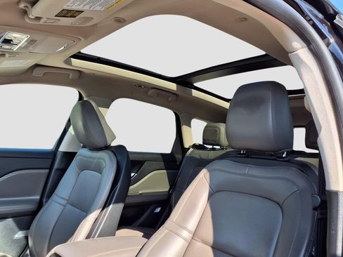 Used 2023 Lincoln Corsair Reserve w/ Equipment Group 202A AWD/4WD image 32