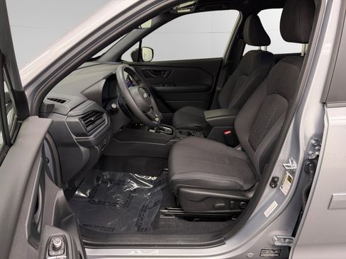 Used 2025 Subaru Forester Premium AWD/4WD image 9