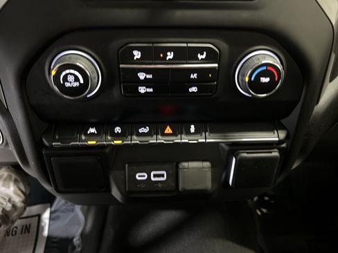 Used 2023 Chevrolet Silverado 1500 Custom AWD/4WD image 20