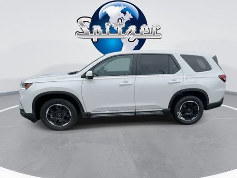 Used 2025 Honda Pilot EX-L image 6