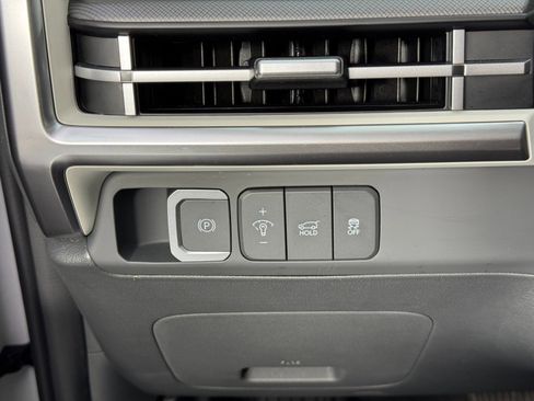 Used 2024 Hyundai Santa Fe SEL image 16