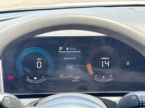 Used 2025 Hyundai Santa Cruz SEL AWD/4WD image 16
