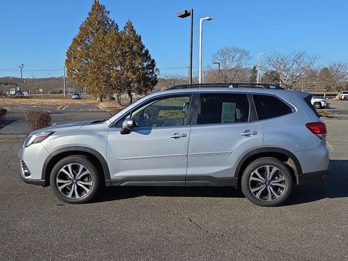 Used 2022 Subaru Forester Limited image 8