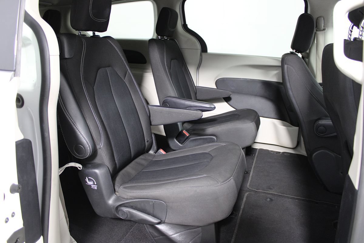 Used 2023 Chrysler Voyager LX FWD image 25