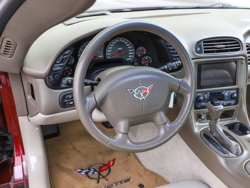 Used 2003 Chevrolet Corvette Coupe w/ Preferred Equipment Group RWD image 36