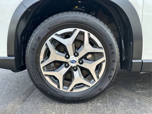Used 2019 Subaru Forester Premium AWD/4WD image 23