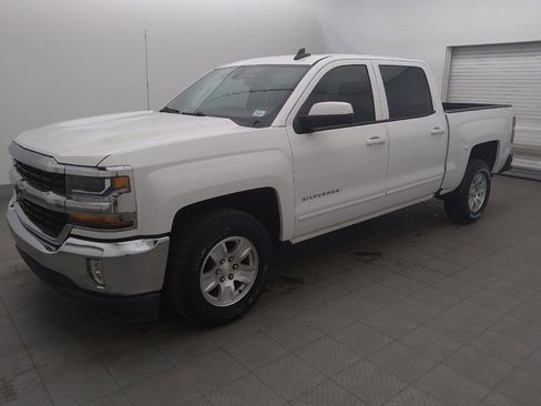 Used 2018 Chevrolet Silverado 1500 LT w/ LT Eassist Package RWD image 2