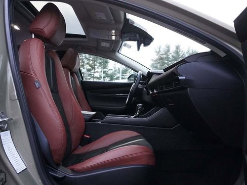 Used 2024 MAZDA MAZDA3 s image 30