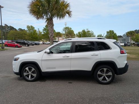 Used 2021 Jeep Cherokee Limited w/ Elite Package image 9