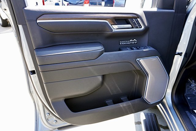 Used 2024 Chevrolet Silverado 1500 High Country w/ High Country Premium Package AWD/4WD image 36