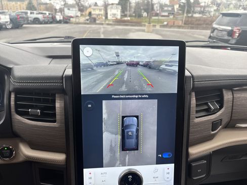 Used 2022 Ford Expedition Max Limited image 27