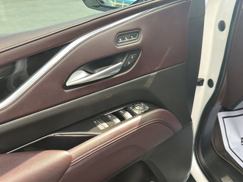 Used 2023 Cadillac Escalade ESV Sport Platinum w/ LPO, ONYX Package image 17