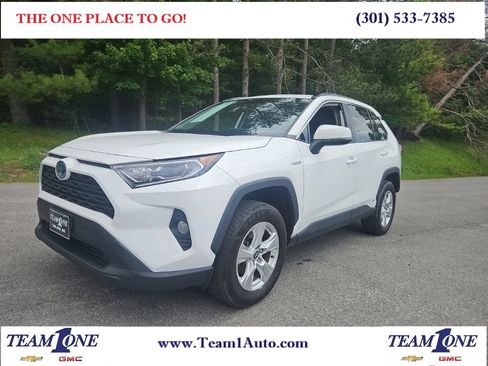 Used 2021 Toyota RAV4 XLE w/ Convenience Package AWD/4WD image 1