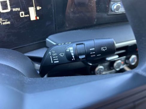 Used 2025 Nissan Kicks S image 43