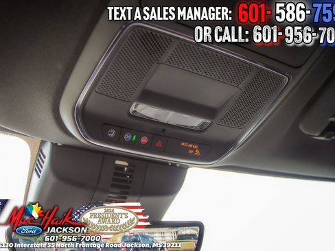 Used 2025 Chevrolet Traverse RS AWD/4WD image 17