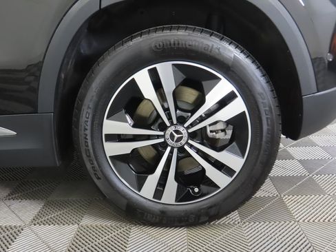 Certified 2025 Mercedes-Benz GLA 250 image 32