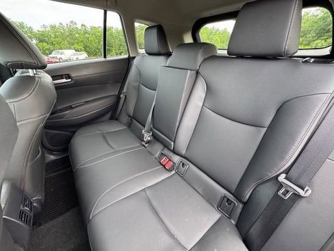 Used 2026 Toyota Corolla Cross XLE w/ Convenience Package AWD/4WD image 12