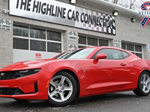 Used 2023 Chevrolet Camaro LT image 1