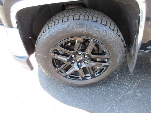 Used 2018 Chevrolet Silverado 1500 LT w/ All Star Edition AWD/4WD image 16