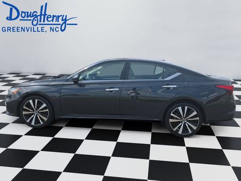 Used 2019 Nissan Altima 2.5 Platinum AWD/4WD image 2