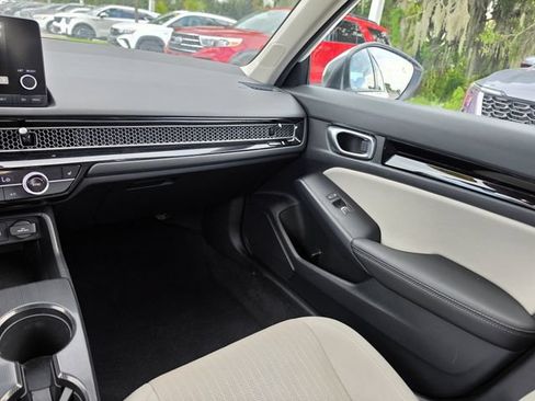 Used 2024 Honda Civic EX-L image 9